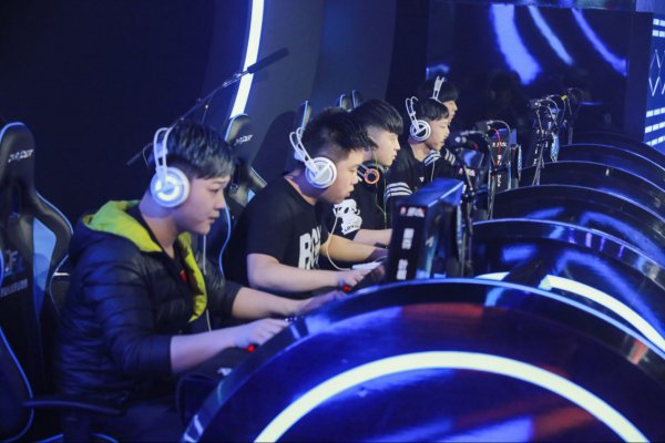 队内部队关 队内部队关