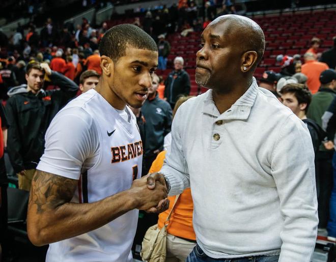 人通过各种 人通过各种