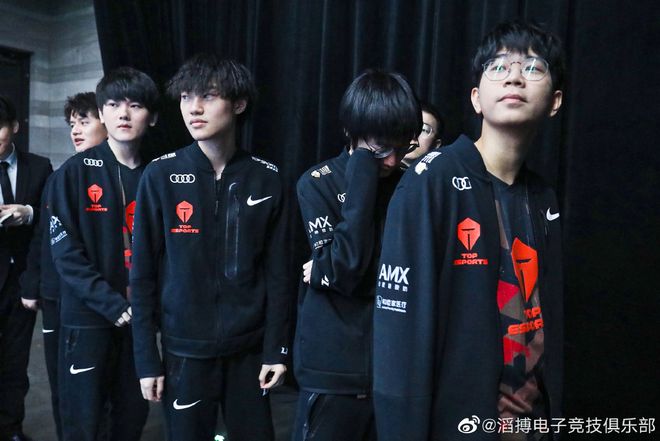 并伴随主客 并伴随主客